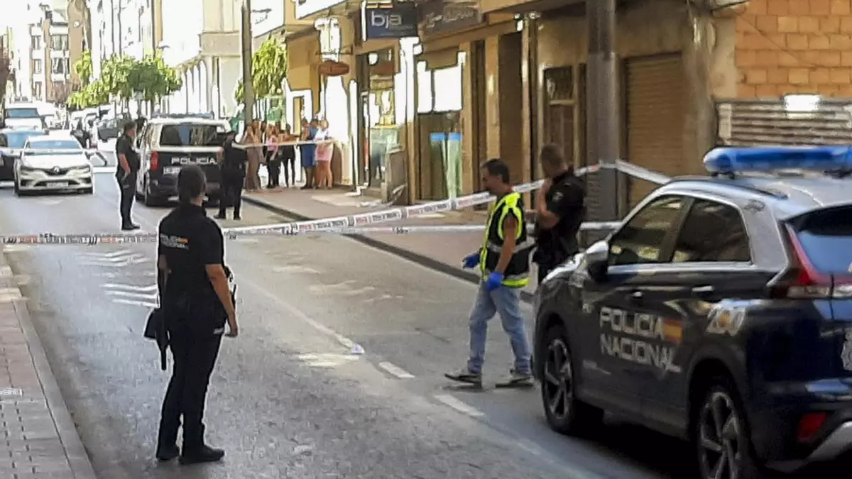 El conflicto entre clanes familiares podría ser el motivo del tiroteo en un bufete de abogados en Lorca
